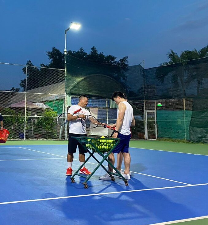 Học tennis trọn gói
